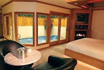 Hotel Sybaris Pool Suites Northbrook - Adults Only Glenview