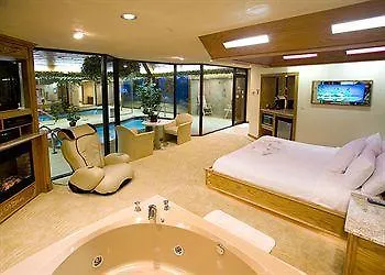Hotel Sybaris Pool Suites Northbrook - Adults Only 2*