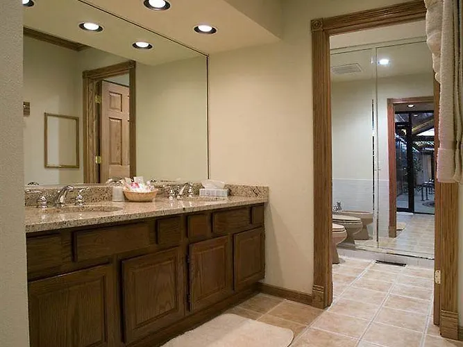 Sybaris Pool Suites Northbrook - Adults Only Hotel Glenview