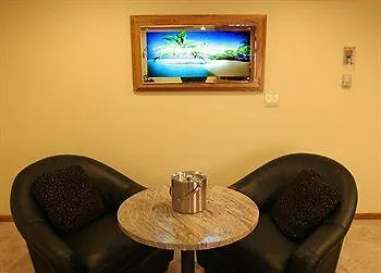 Sybaris Pool Suites Northbrook - Adults Only Hotel Glenview