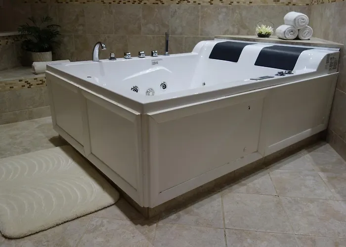 Hotel Sybaris Pool Suites Northbrook - Adults Only 2*